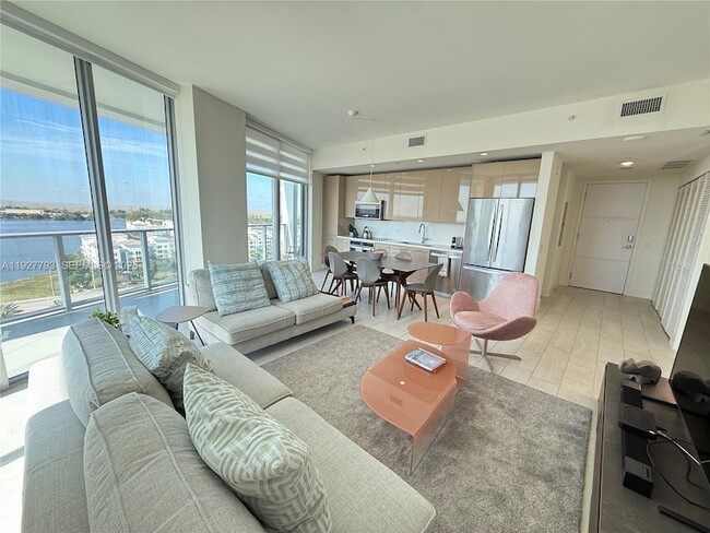 Photo - 2000 Metropica Wy Apartment