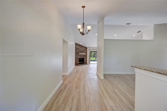 Building Photo - 7120 Hialeah Ln