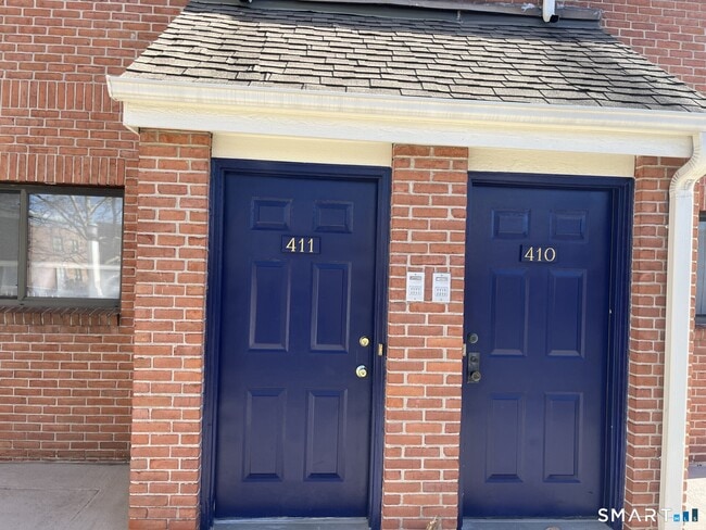 Building Photo - 9 River Rd