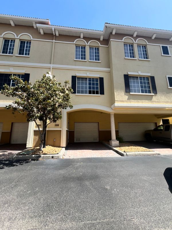 Foto del edificio - 5238 W Kennedy Blvd