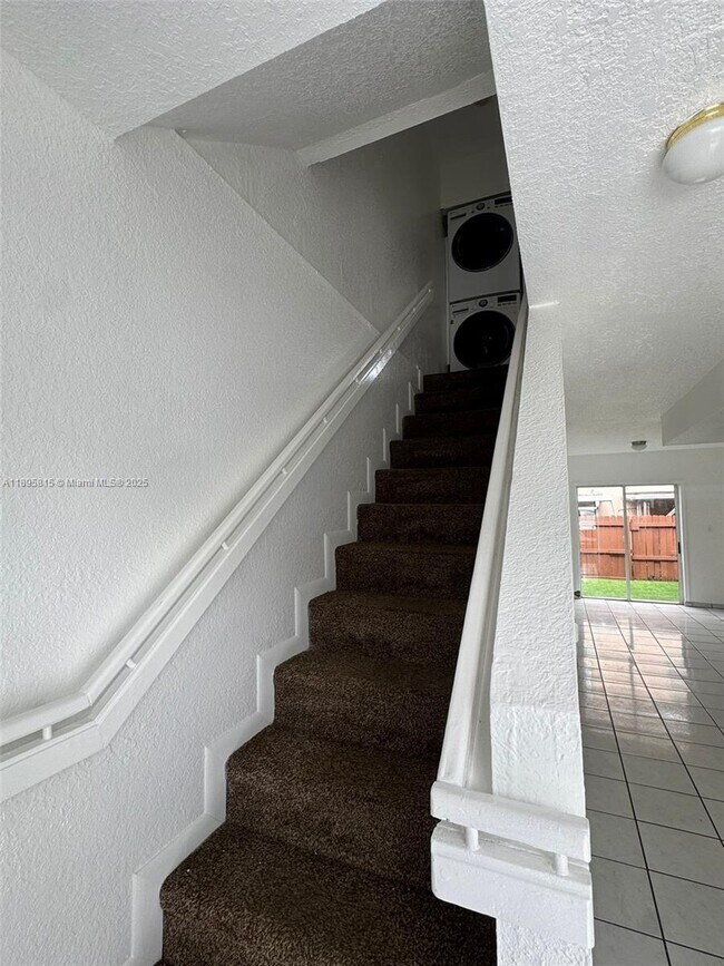 Foto del edificio - 8031 NW 8th St