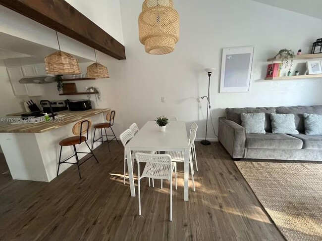 Foto del edificio - 4600 SW 9th Pl