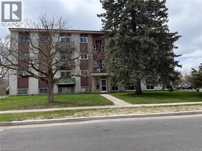 Building Photo - 449 Hazel St