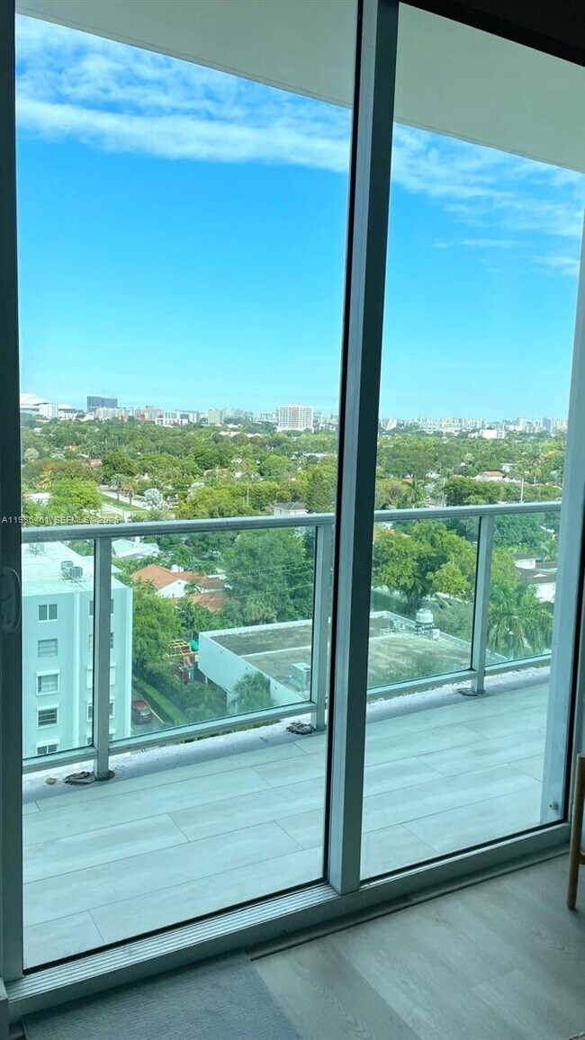 Foto del edificio - 2525 SW 3rd Ave