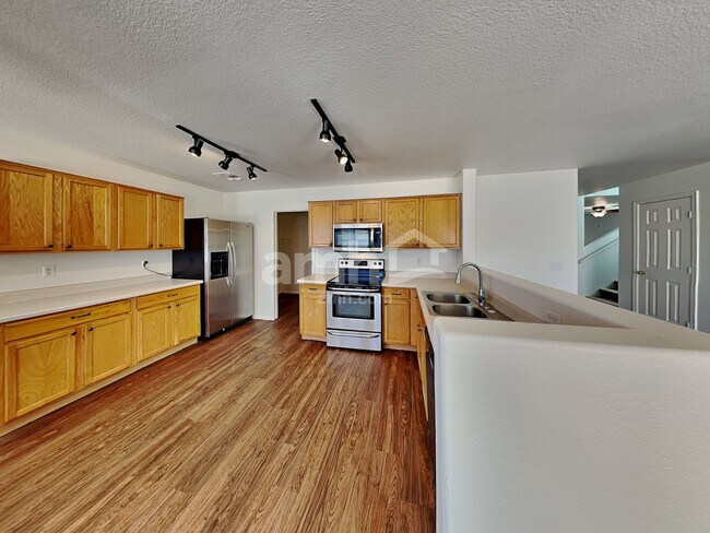Building Photo - 1680 E Dust Devil Dr