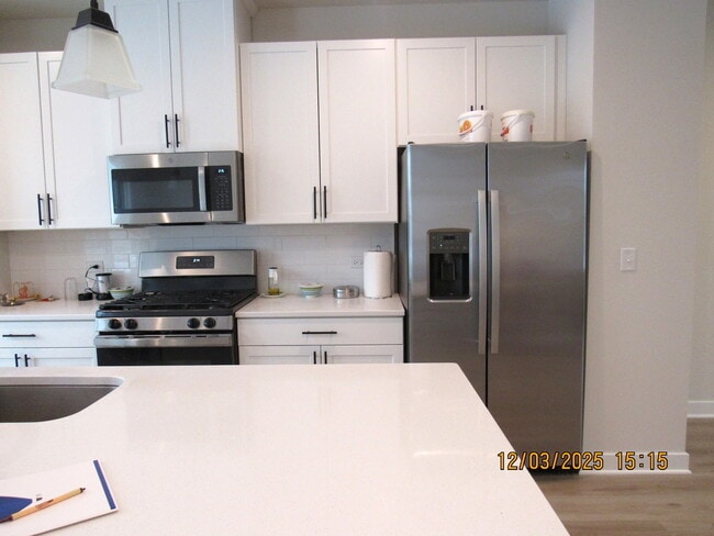 Building Photo - 155 Canterbury Way