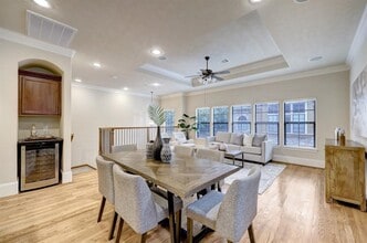 Building Photo - 1308 Studer St