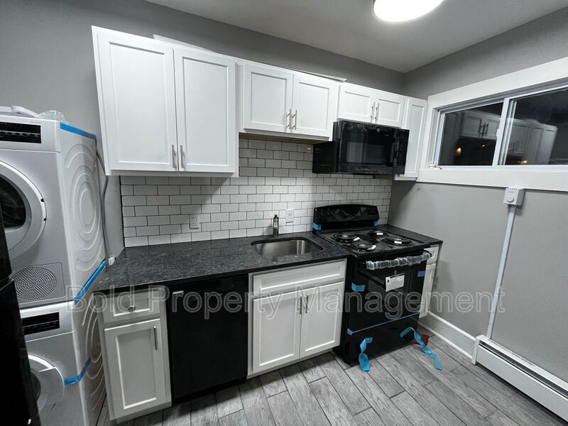Primary Photo - 923 Buttonwood St