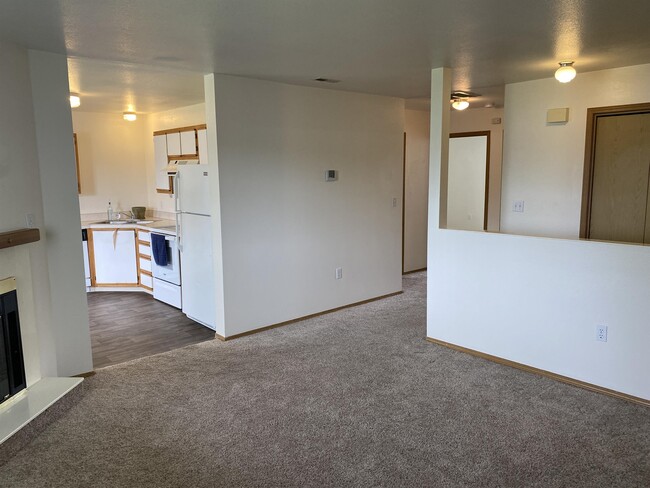 Building Photo - 1710 S Eagleson Rd