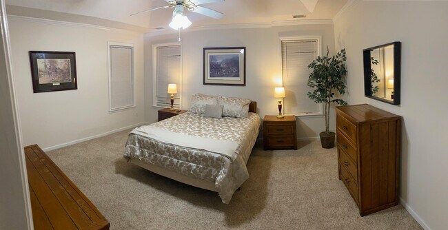 Primary bedroom - 1191 Carriage Dr