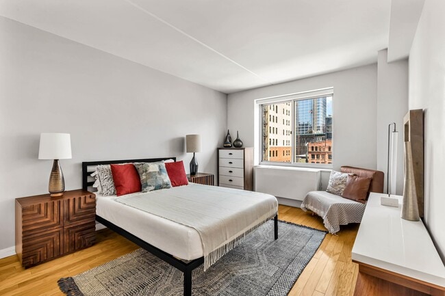 Building Photo - 555 W 23 St