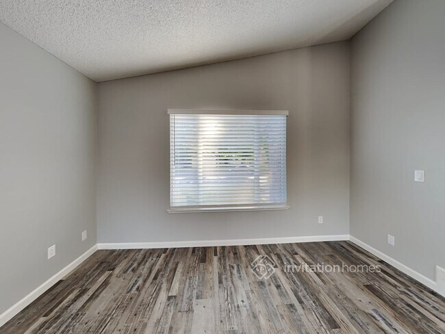 Building Photo - 4085 N Country Dr