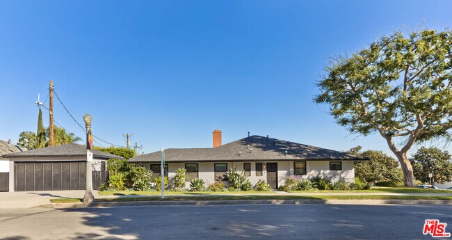 Foto del edificio - 9125 David Ave