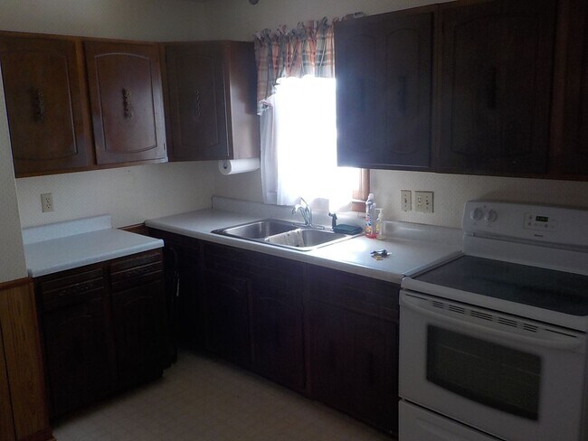 Building Photo - 1031 Moss Cir