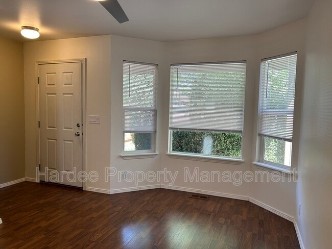 Building Photo - 4419 Freemont St