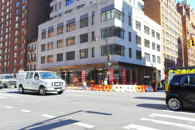 Building Photo - 301 E 50th St