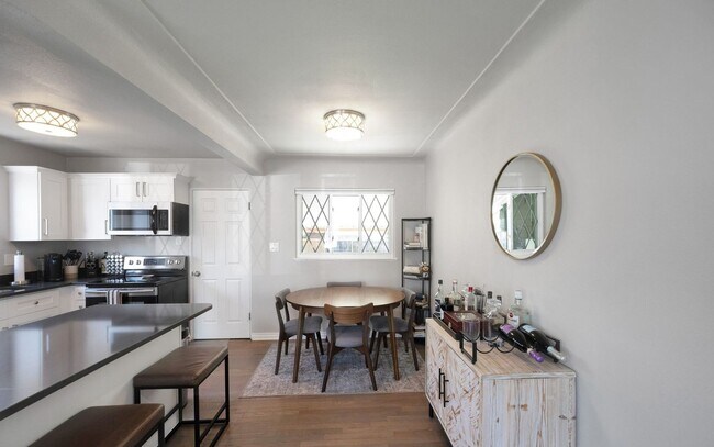 Foto del edificio - Charming 3BR House in Denver