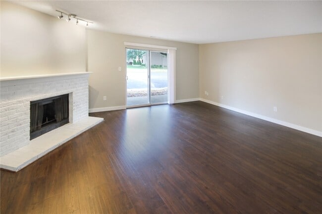 Building Photo - 411 Shirley Ridge Dr