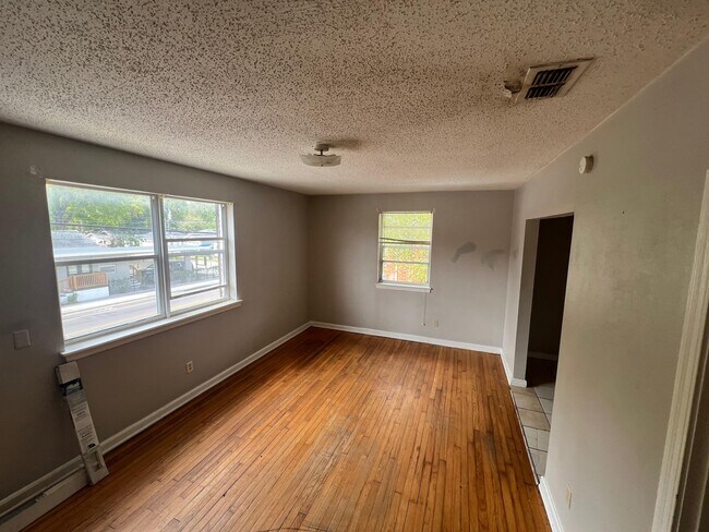 Foto del edificio - 853 McDuff Ave S