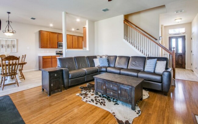 Building Photo - 6105 Saddleback Dr