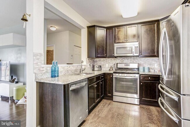 Building Photo - 223 Breeders Cup Dr