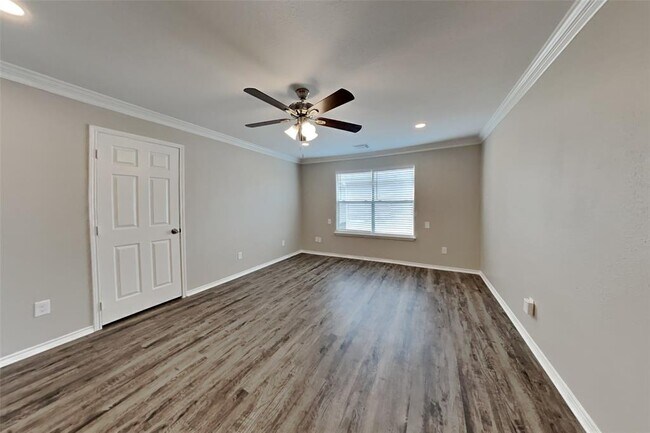 Foto del edificio - 3730 Bent Springs Ln