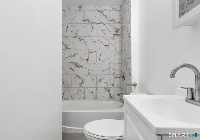 Foto del edificio - 301 Poplar St