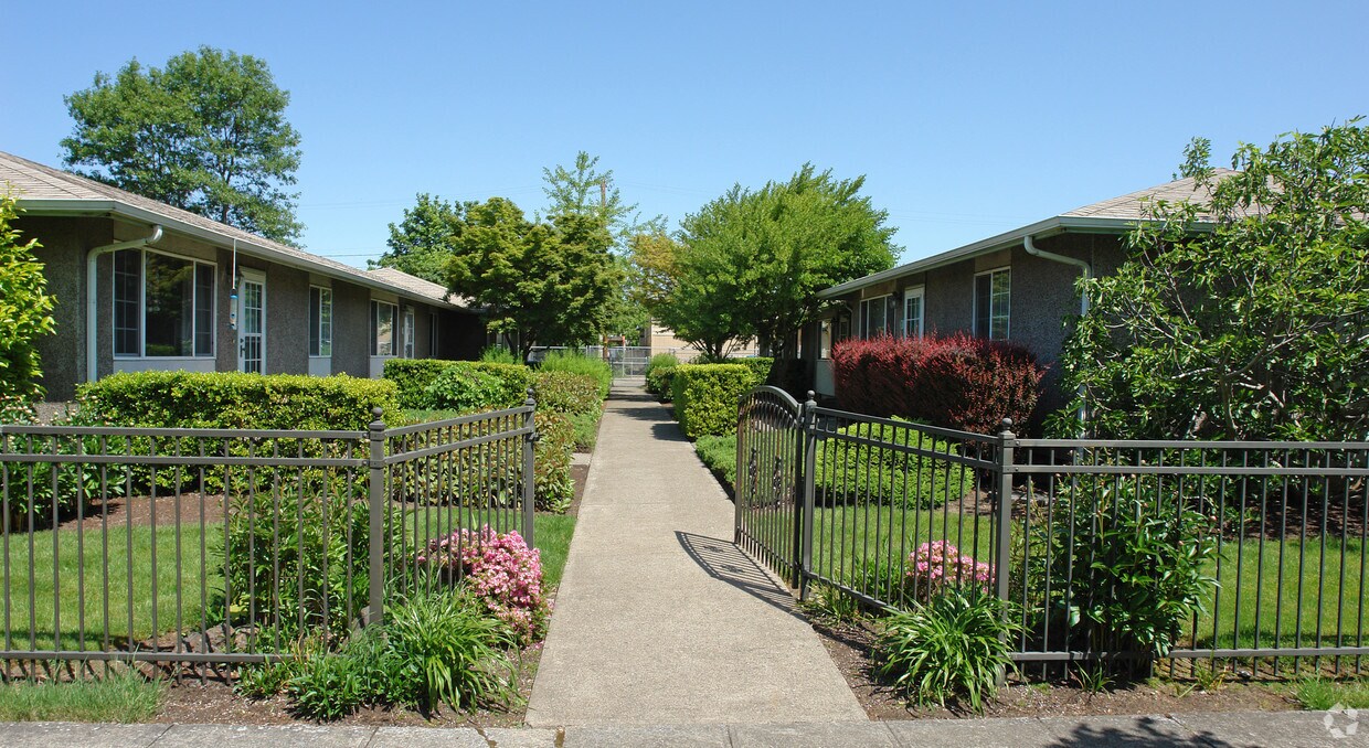 Foto del edificio - 1565-1665 W 12th Ave