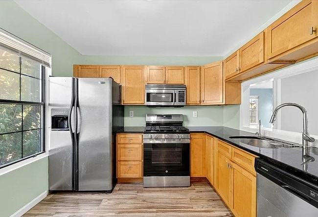 Building Photo - 1002 Woodbridge Commons Way