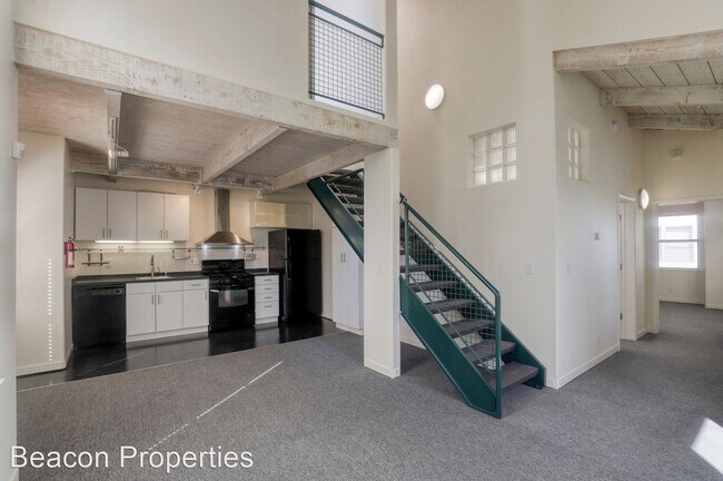Building Photo - 3930 Shafter Ave