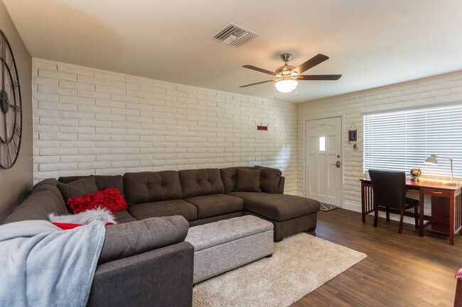 Foto del edificio - 146 S Rush St