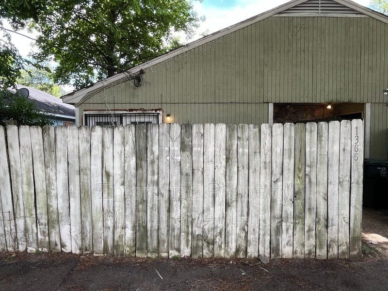 Photo - 1365 Garden Rd
