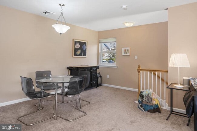 Building Photo - 1008 Horseshoe Dr