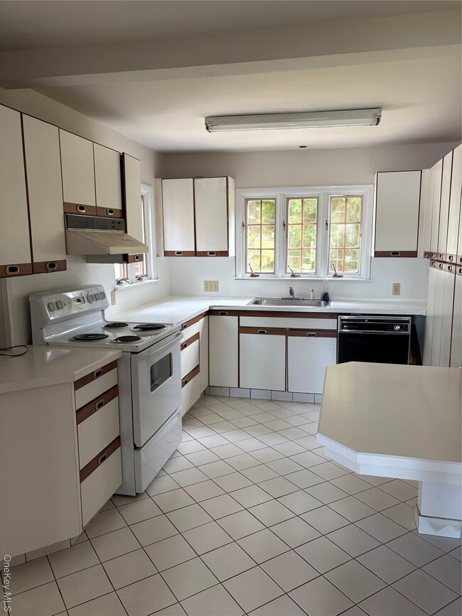 Foto del edificio - 660 Wheeler Hill Rd