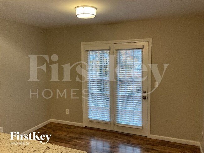 Foto del edificio - 181 Whitehall Dr