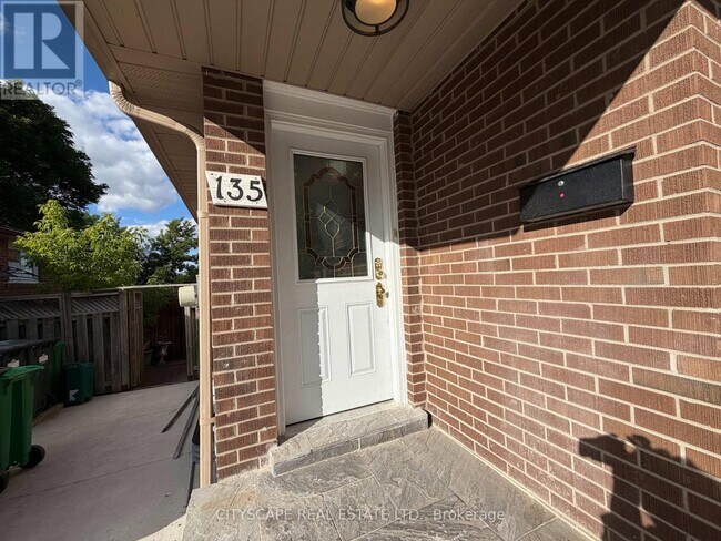 Building Photo - 135 Bonham Blvd