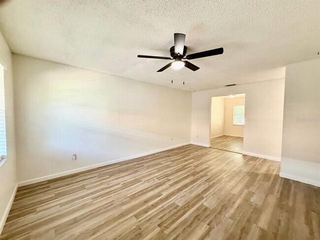 Foto del edificio - 6612 S Juanita St