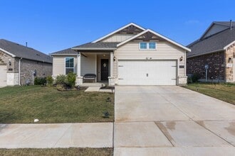 Building Photo - 2424 Coyote Way