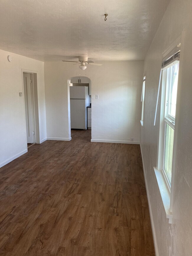 Foto del edificio - 2467 N Fremont Ave