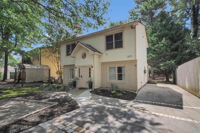 Building Photo - 1071 Standard Dr NE