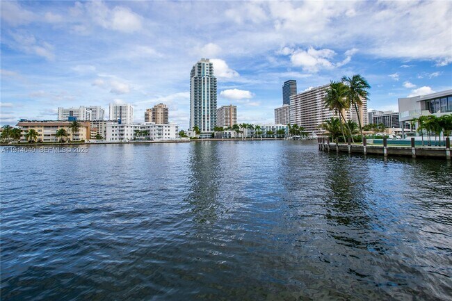 Foto del edificio - 137 Golden Isles Dr