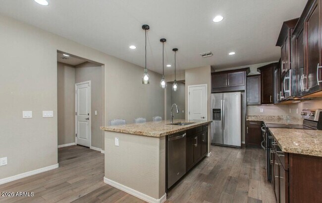 Foto del edificio - 287 N Jesse St