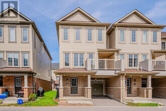 Building Photo - 755 Linden Dr