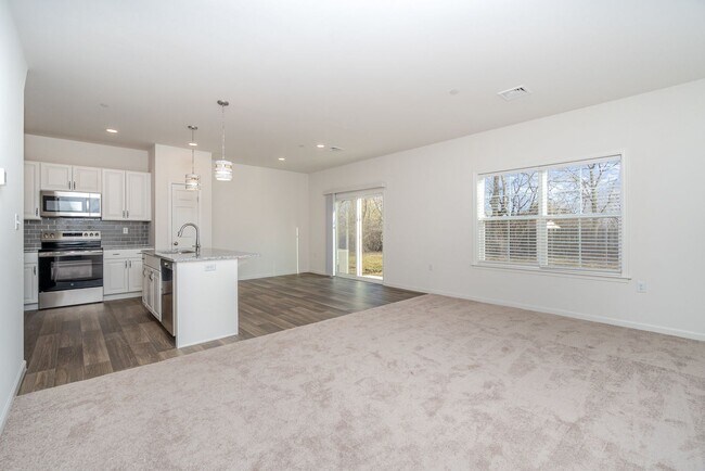 Foto del edificio - Welcome to this charming 3 bedroom, 2.5 ba...