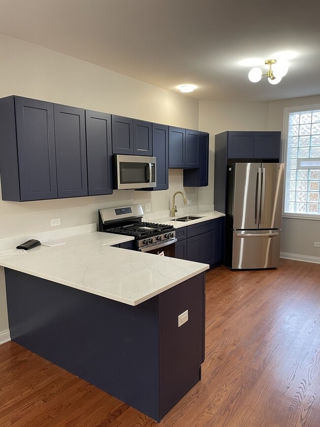 Foto del edificio - 3218 W Lawrence Ave