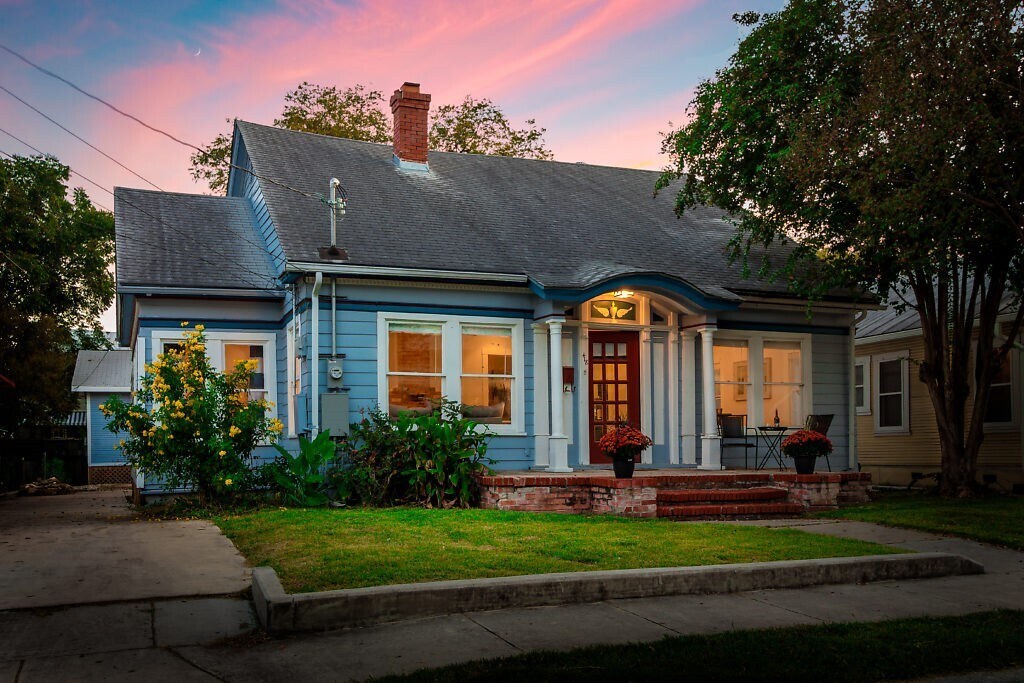 Primary Photo - 418 E Myrtle St