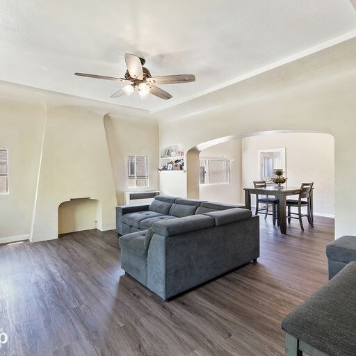 Foto principal - 2033 Cedar Ave