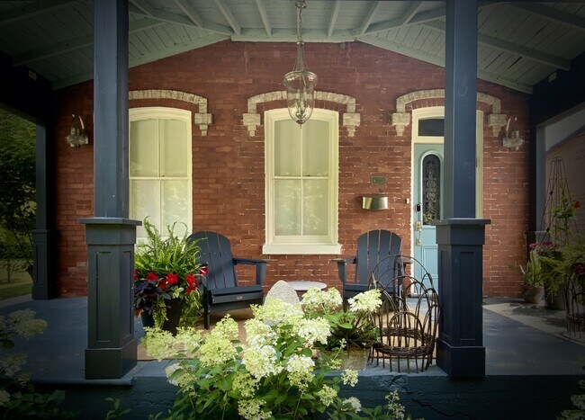 Photo du bâtiment - 119-119 Strachan St