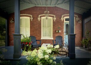 Building Photo - 119-119 Strachan St