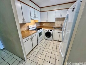 Building Photo - 2575 Kuhio Ave.